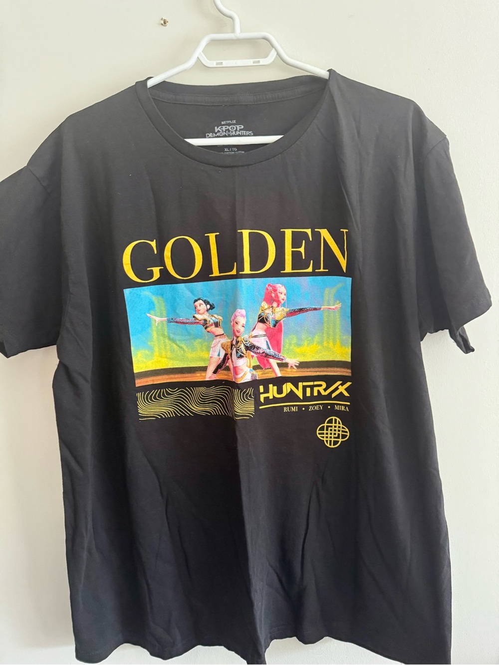 K-Pop Demon Hunters GOLDEN Graphic Tee - Black XL